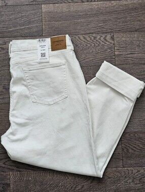 DENIZEN From Levis White Boyfriend Jeans Size 14 NWT